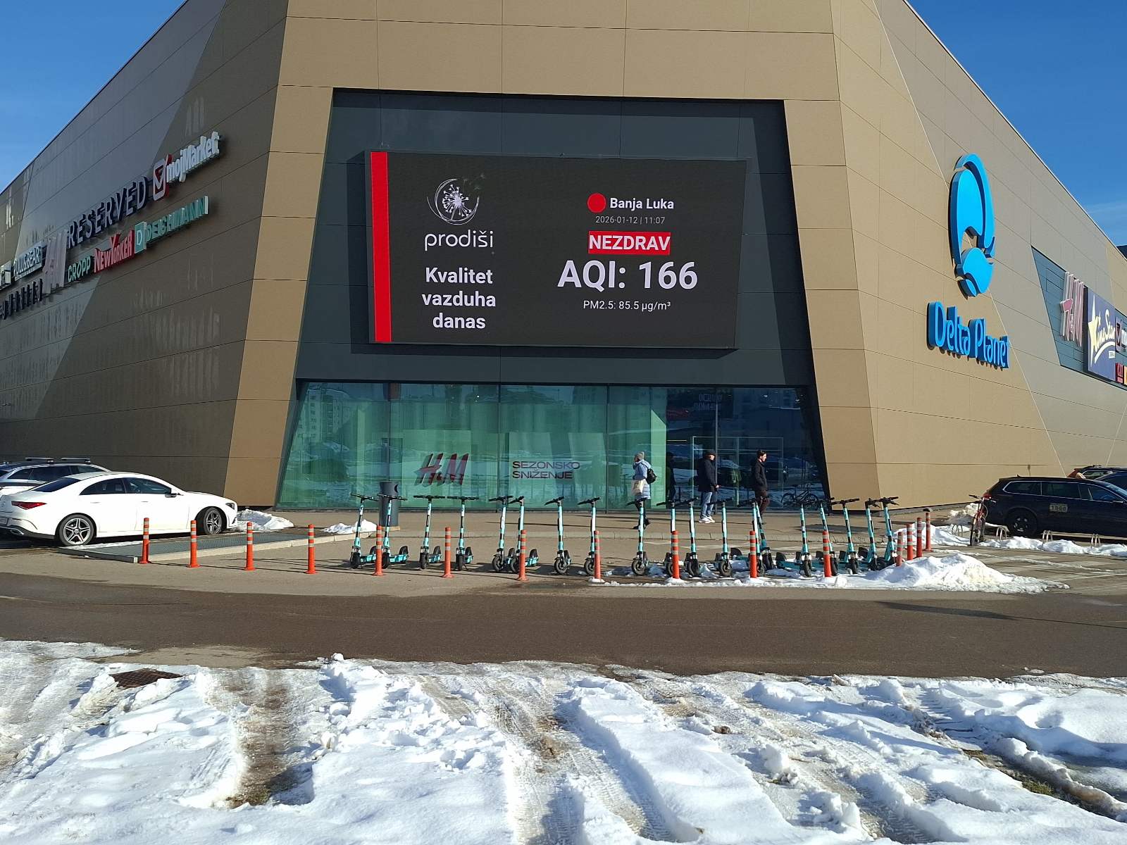 Uživo praćenje kvaliteta vazduha na bilbordima u Banjaluci I Sarajevu